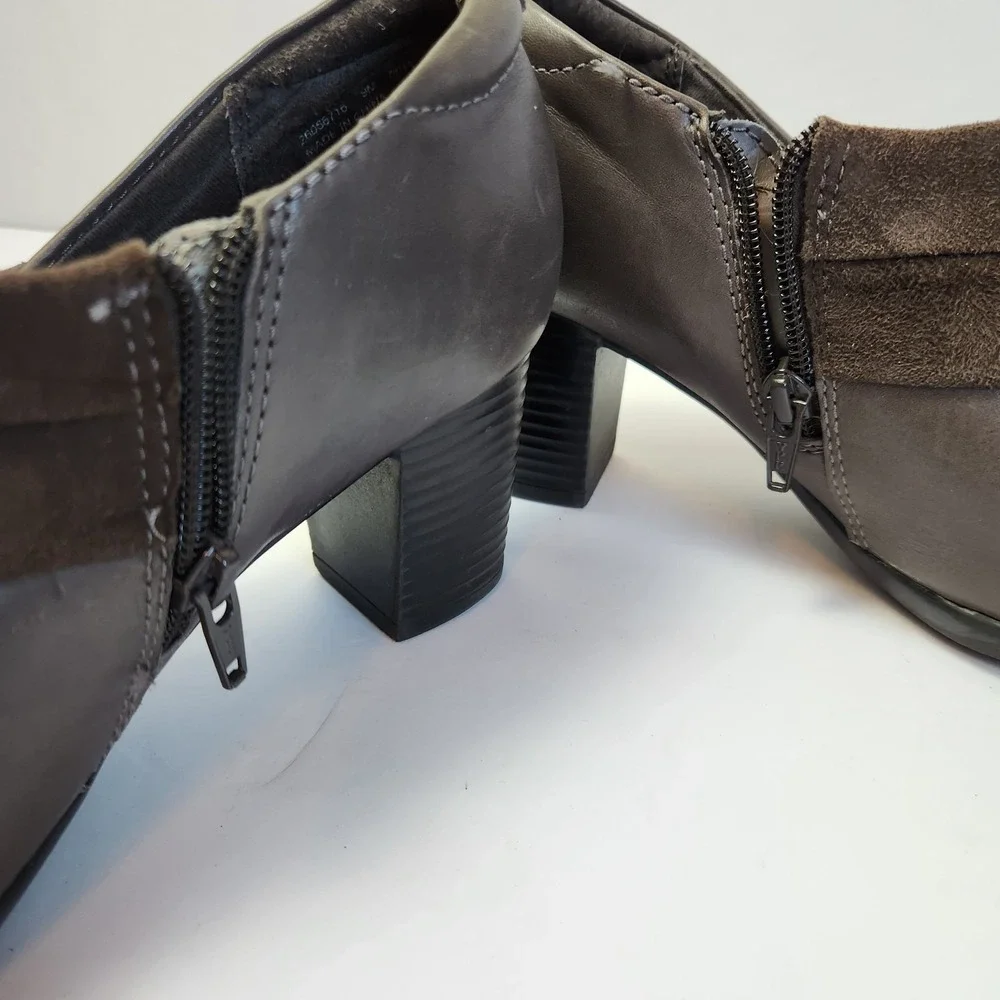 Clarks Bendables Womens Bootie Taupe Brown Leather Upper Ankle Boots Sz 9 M Shoe